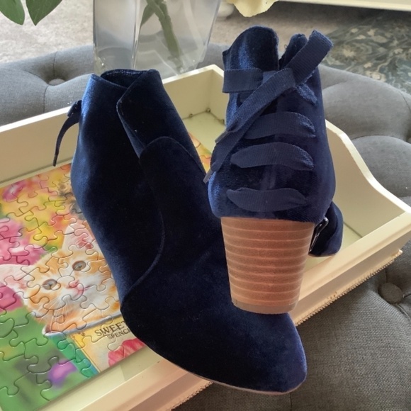 Restricted Blue Velvet Booties Sz 8 - Picture 4 of 16